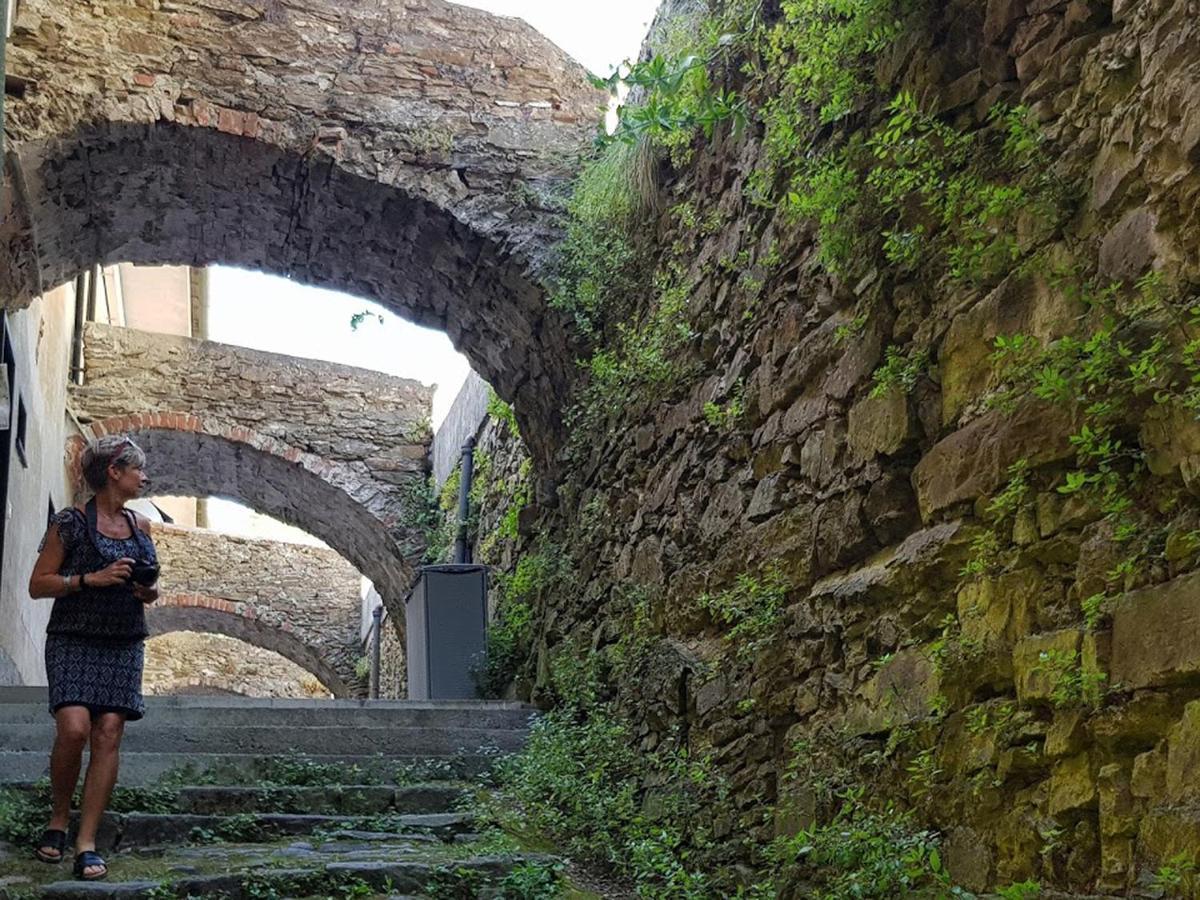 Santuario Ns Soviore Cinque Terre *